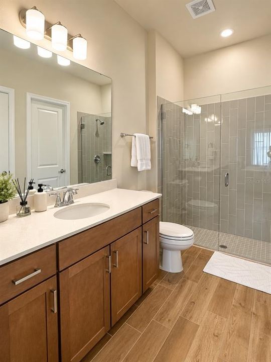 For Sale: $910,000 (5 beds, 4 baths, 3749 Square Feet)