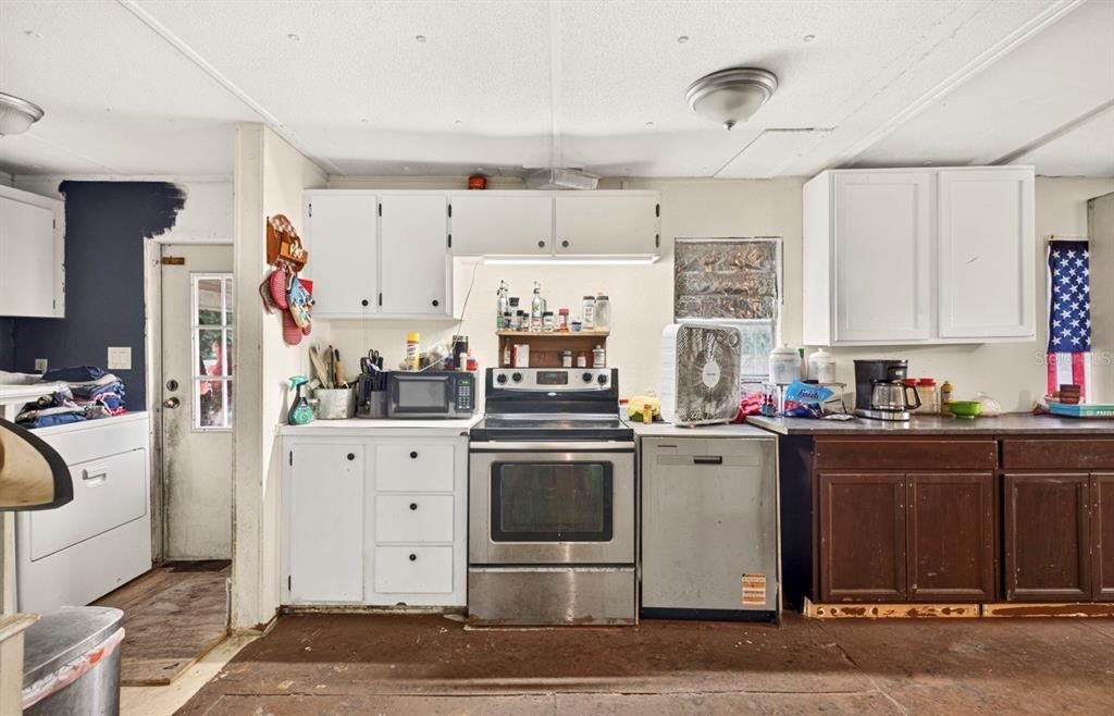 For Sale: $190,000 (3 beds, 2 baths, 1248 Square Feet)