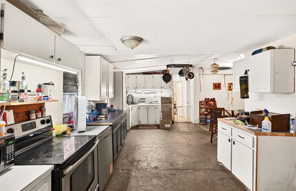 For Sale: $190,000 (3 beds, 2 baths, 1248 Square Feet)