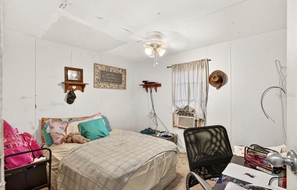 For Sale: $190,000 (3 beds, 2 baths, 1248 Square Feet)