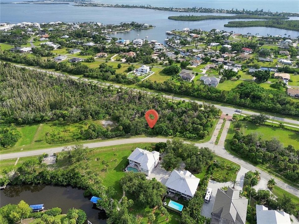 На продажу: $89,000 (0.61 acres)