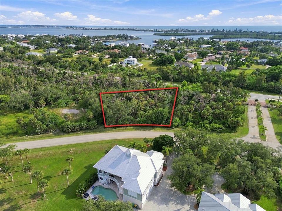 На продажу: $89,000 (0.61 acres)