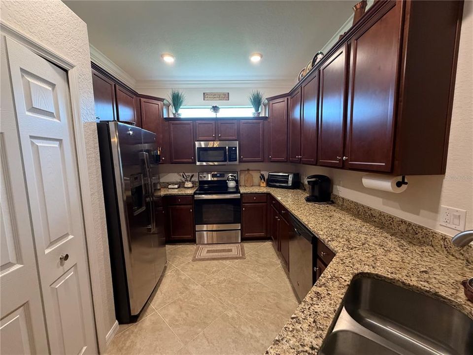 For Rent: $4,500 (2 beds, 2 baths, 1568 Square Feet)