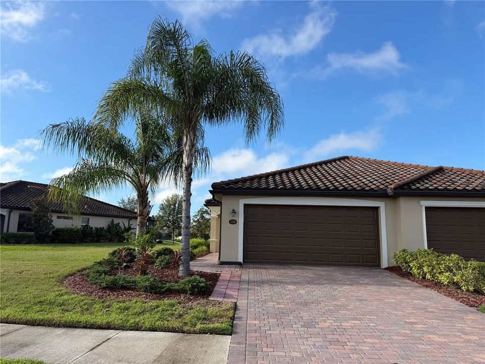 For Rent: $4,500 (2 beds, 2 baths, 1568 Square Feet)