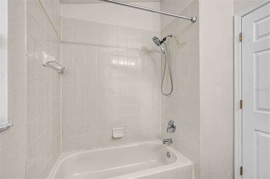 На продажу: $445,900 (4 спален, 2 ванн, 2075 Квадратных фут)