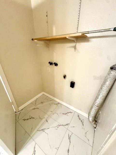 For Rent: $1,695 (2 beds, 1 baths, 864 Square Feet)