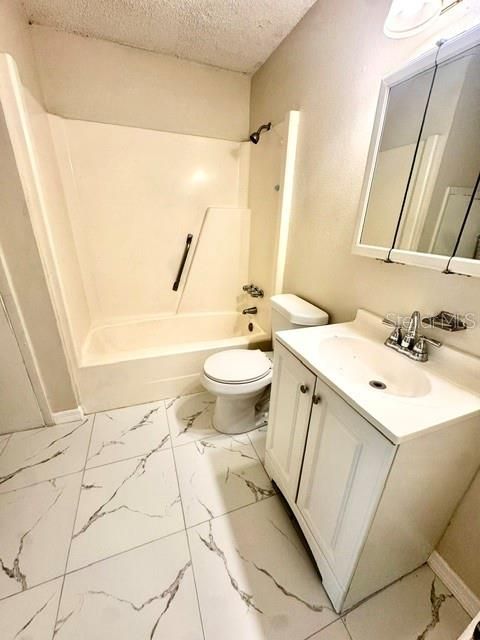 For Rent: $1,695 (2 beds, 1 baths, 864 Square Feet)