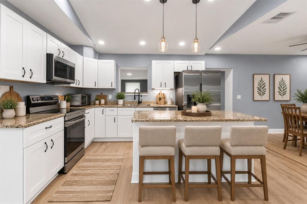 For Sale: $375,000 (2 beds, 2 baths, 1484 Square Feet)