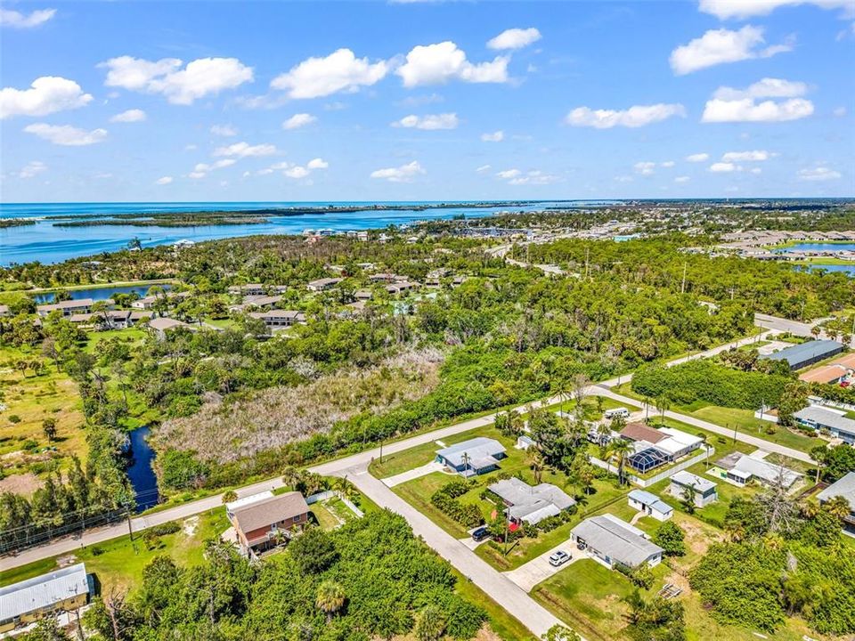 For Sale: $375,000 (2 beds, 2 baths, 1484 Square Feet)