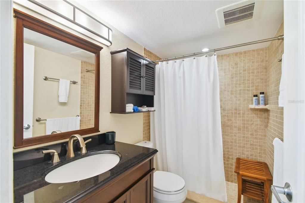На продажу: $158,000 (2 спален, 1 ванн, 872 Квадратных фут)