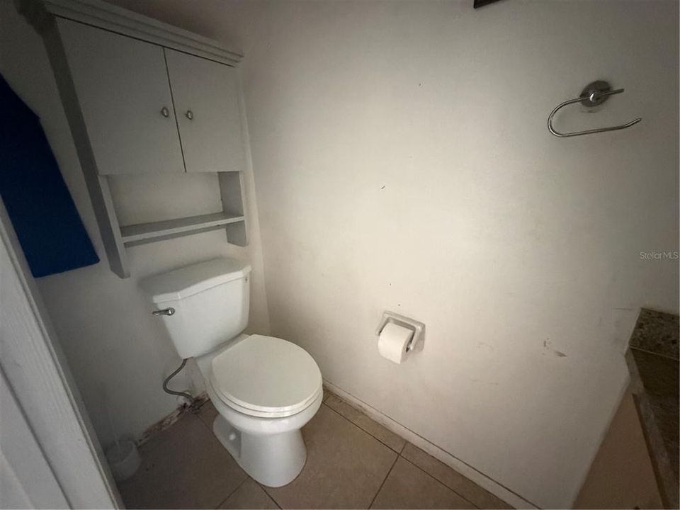 For Rent: $1,300 (2 beds, 1 baths, 900 Square Feet)