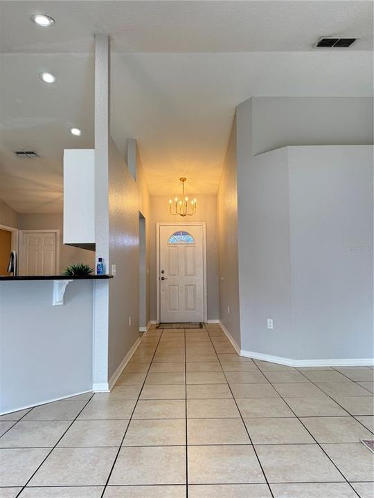 For Rent: $2,200 (4 beds, 2 baths, 1758 Square Feet)