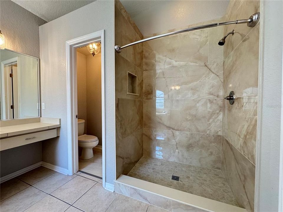 For Rent: $2,200 (4 beds, 2 baths, 1758 Square Feet)