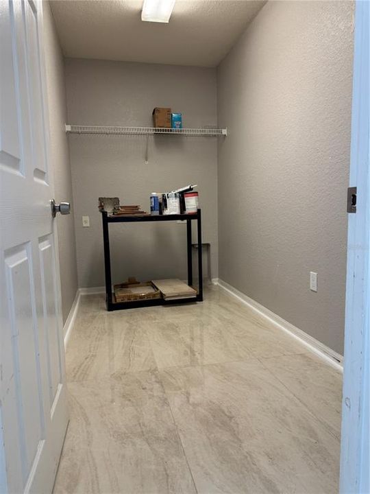 For Rent: $2,200 (4 beds, 2 baths, 1758 Square Feet)