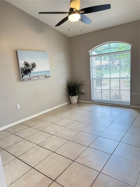 For Rent: $2,200 (4 beds, 2 baths, 1758 Square Feet)