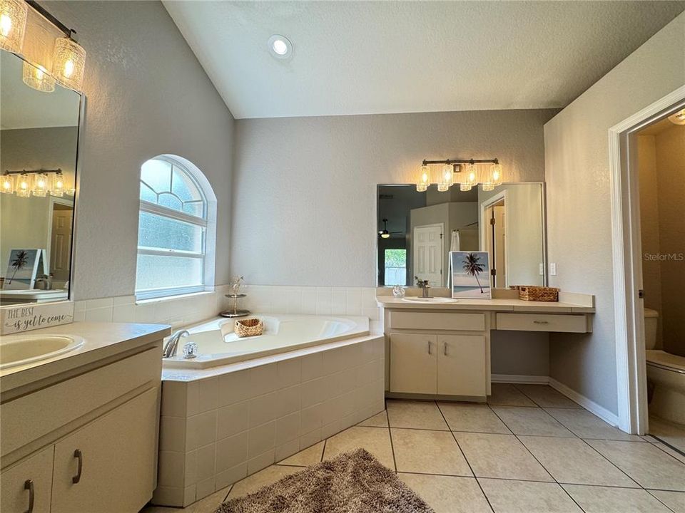 For Rent: $2,200 (4 beds, 2 baths, 1758 Square Feet)