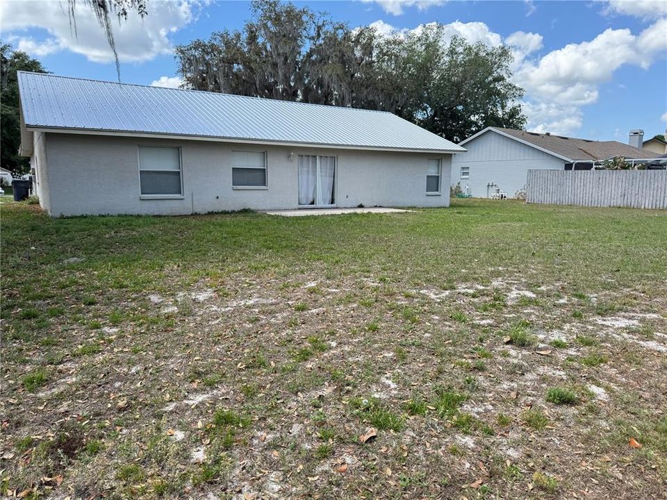 For Rent: $2,200 (4 beds, 2 baths, 1758 Square Feet)
