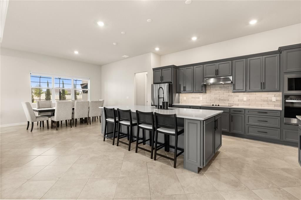 For Sale: $850,000 (4 beds, 3 baths, 2946 Square Feet)