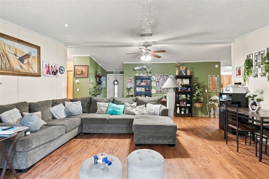 En Venta: $254,990 (3 camas, 2 baños, 1292 Pies cuadrados)