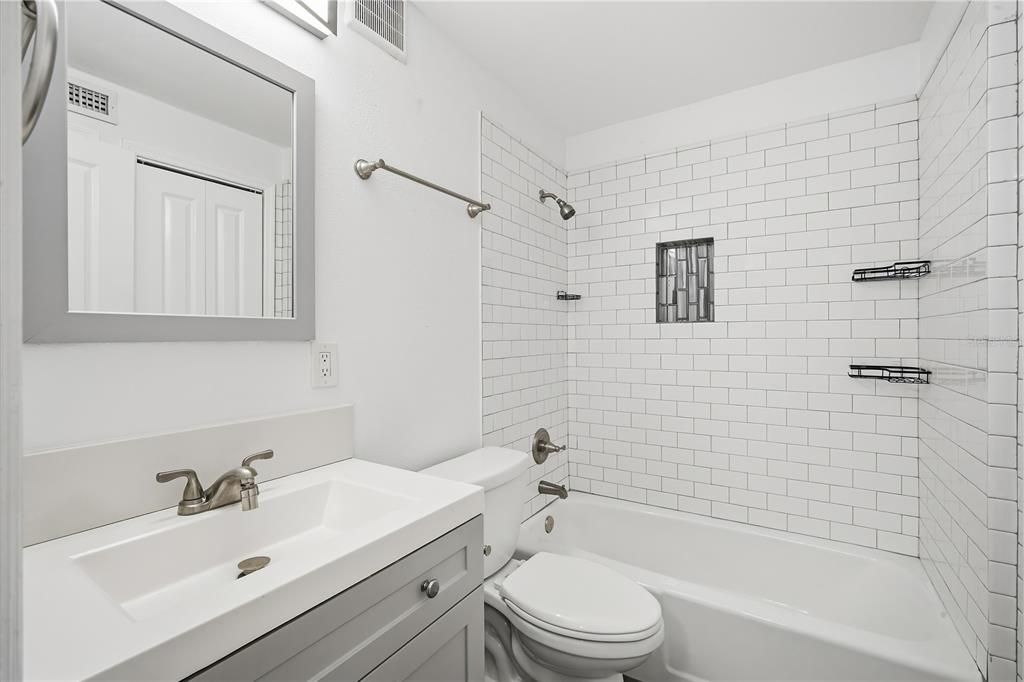For Rent: $1,575 (1 beds, 1 baths, 750 Square Feet)