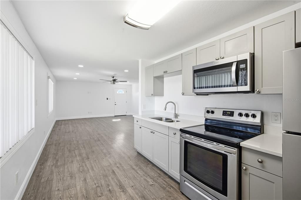For Rent: $1,575 (1 beds, 1 baths, 750 Square Feet)