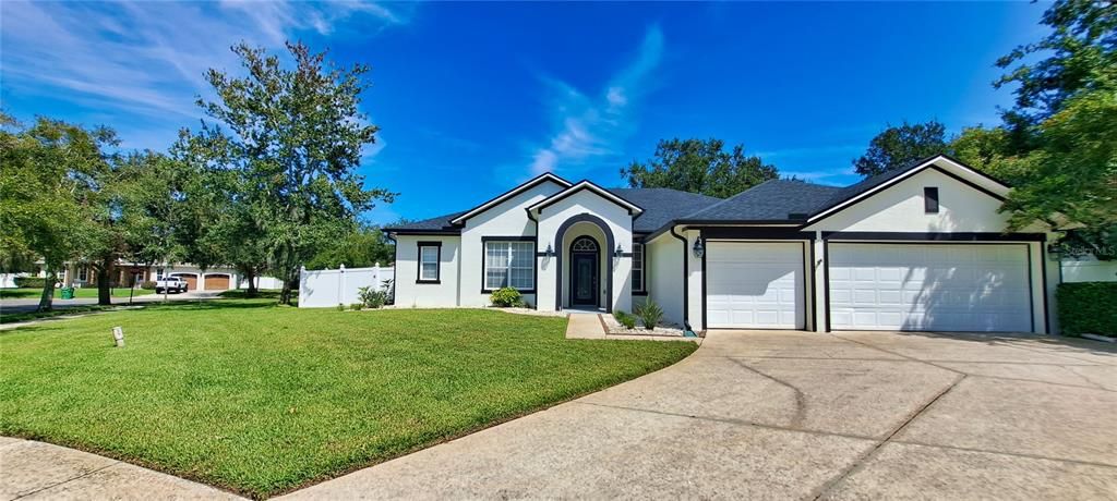For Sale: $925,000 (4 beds, 3 baths, 2860 Square Feet)