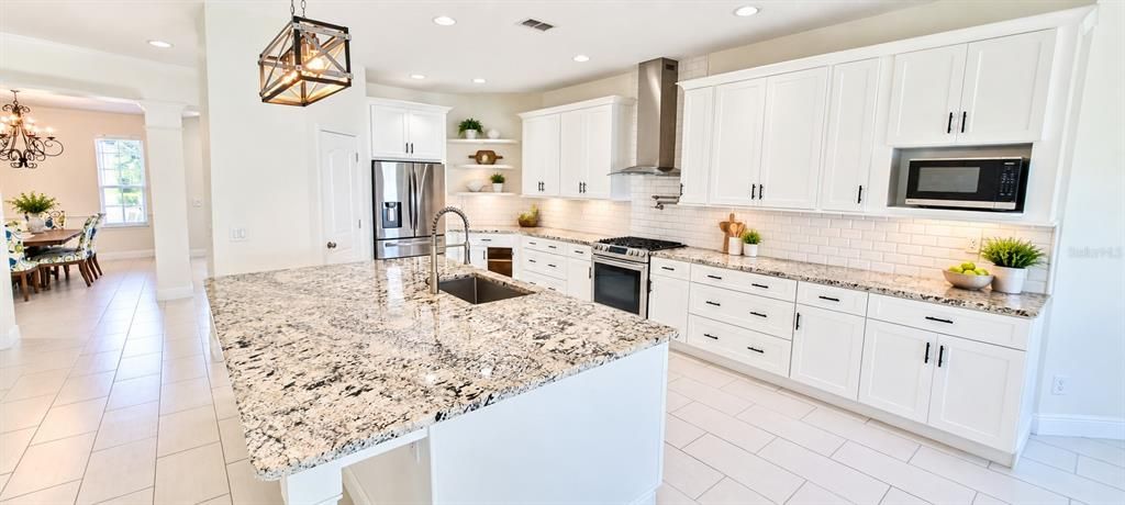 For Sale: $925,000 (4 beds, 3 baths, 2860 Square Feet)