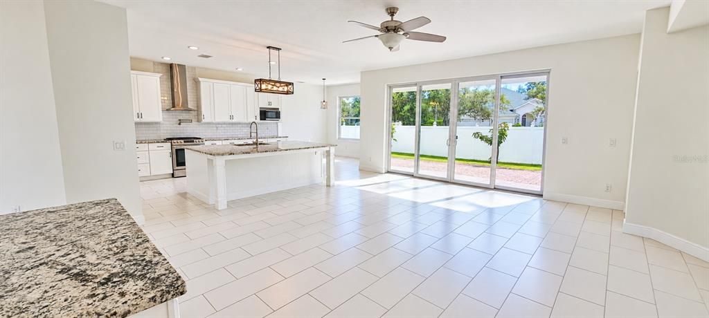 For Sale: $925,000 (4 beds, 3 baths, 2860 Square Feet)