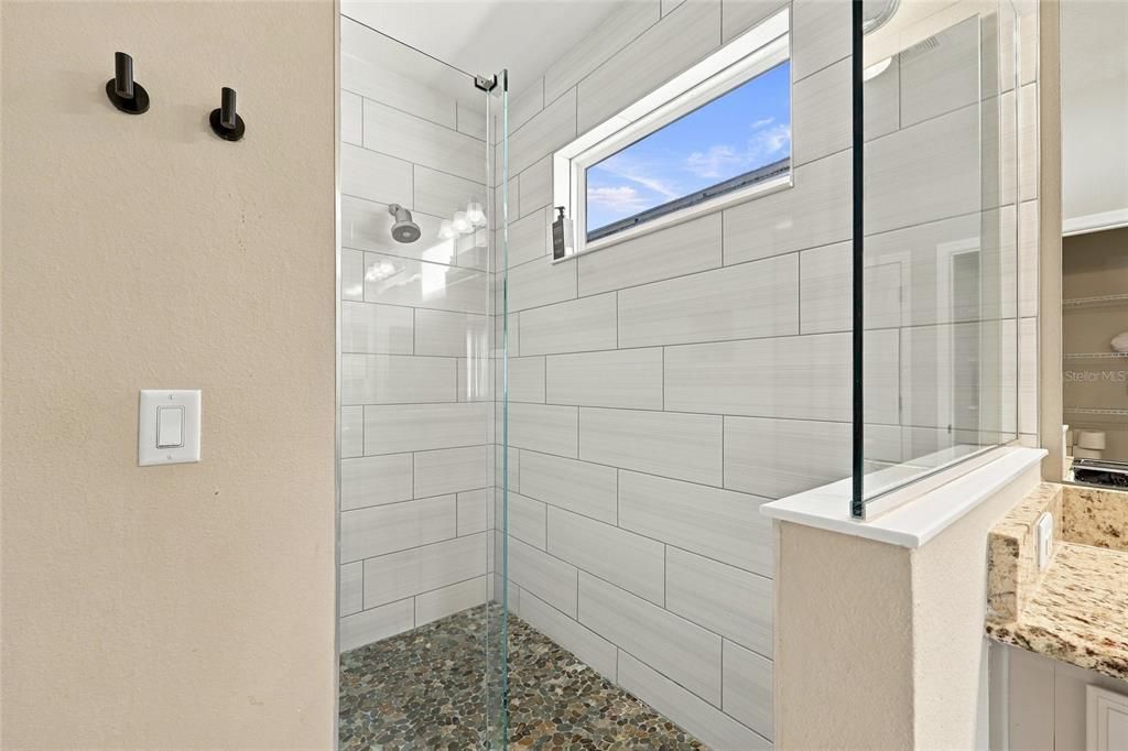 En Venta: $950,000 (5 camas, 3 baños, 3104 Pies cuadrados)