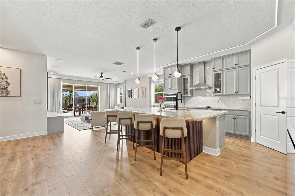 En Venta: $950,000 (5 camas, 3 baños, 3104 Pies cuadrados)