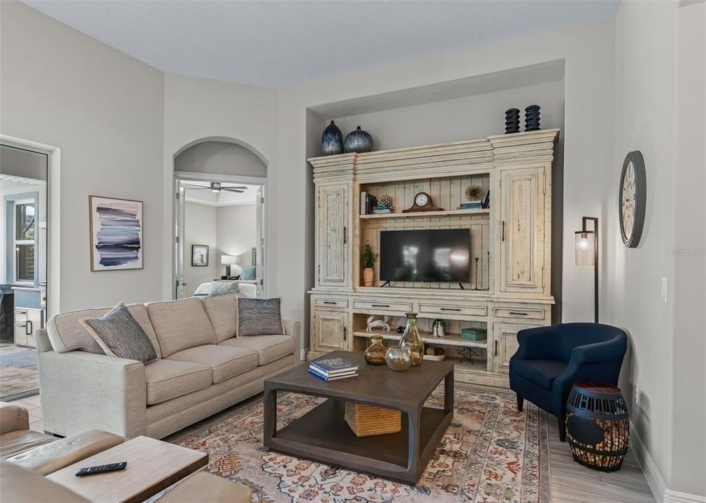En Venta: $780,000 (4 camas, 3 baños, 2615 Pies cuadrados)