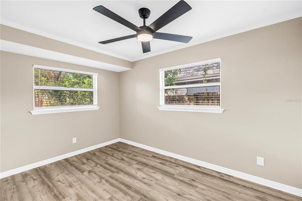 For Sale: $335,000 (3 beds, 1 baths, 804 Square Feet)