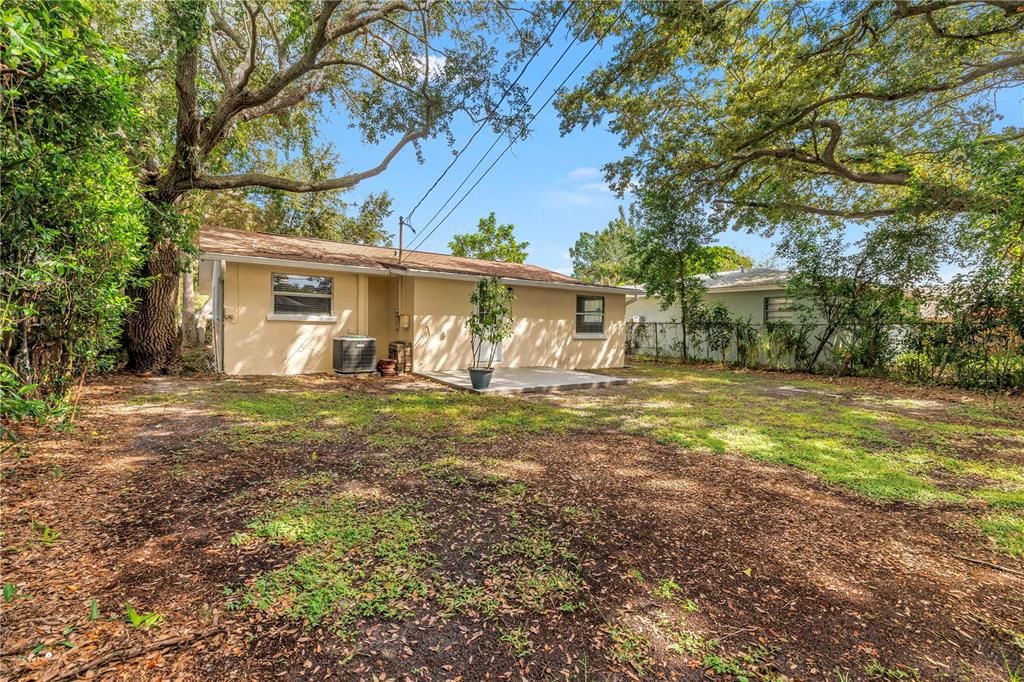 For Sale: $335,000 (3 beds, 1 baths, 804 Square Feet)