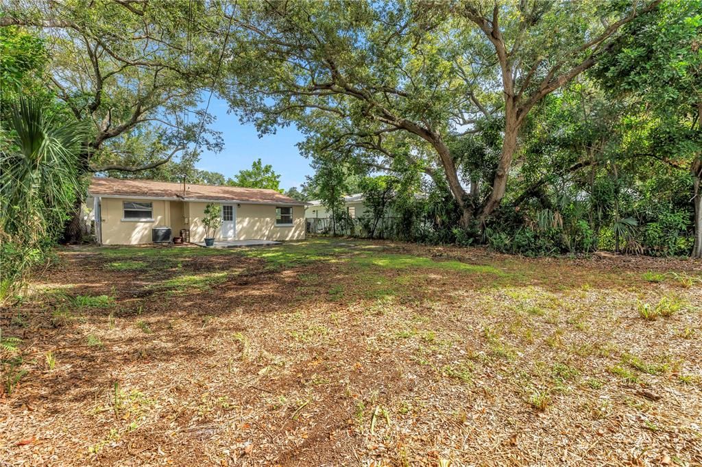For Sale: $335,000 (3 beds, 1 baths, 804 Square Feet)