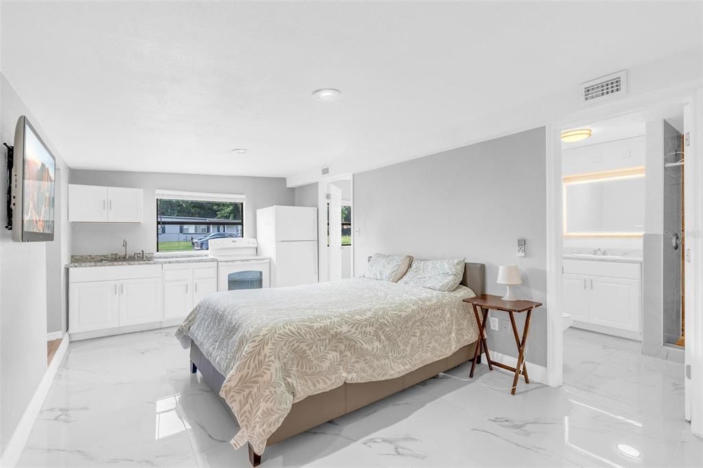 For Rent: $3,000 (3 beds, 2 baths, 1313 Square Feet)
