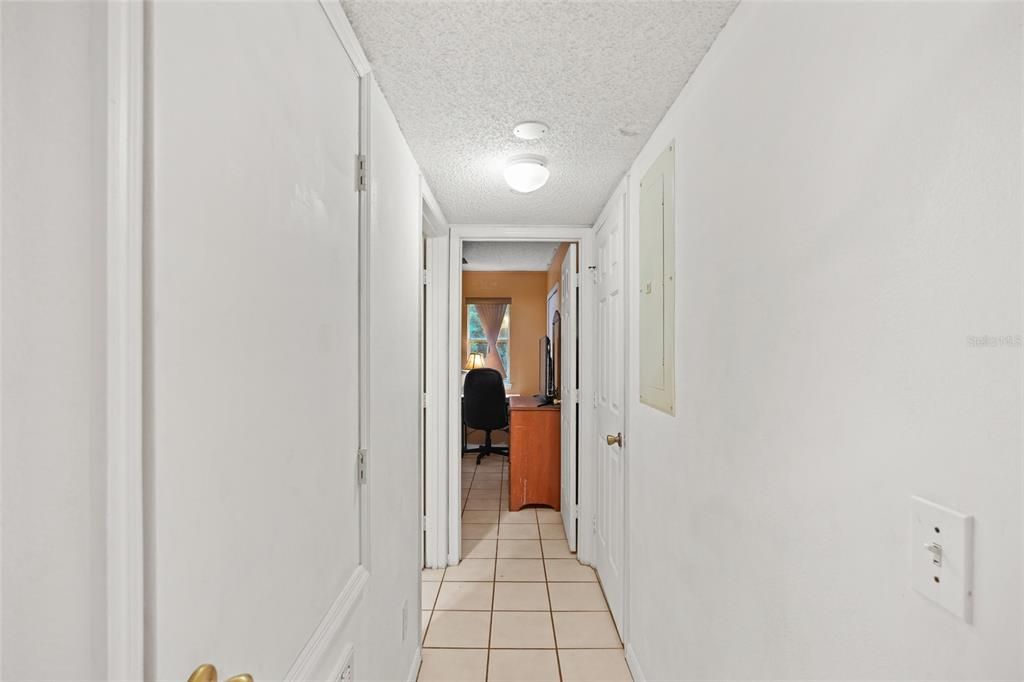 На продажу: $375,000 (4 спален, 2 ванн, 1399 Квадратных фут)