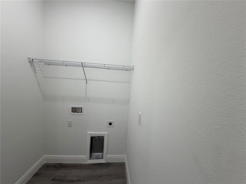 В аренду: $2,100 (4 спален, 2 ванн, 1750 Квадратных фут)