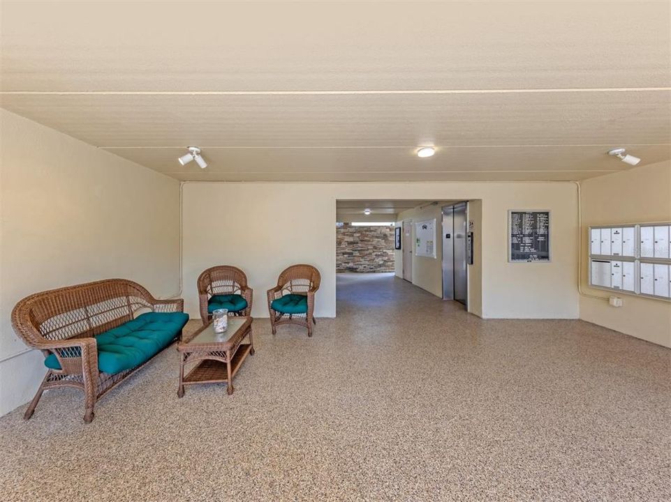 В аренду: $6,000 (2 спален, 2 ванн, 925 Квадратных фут)