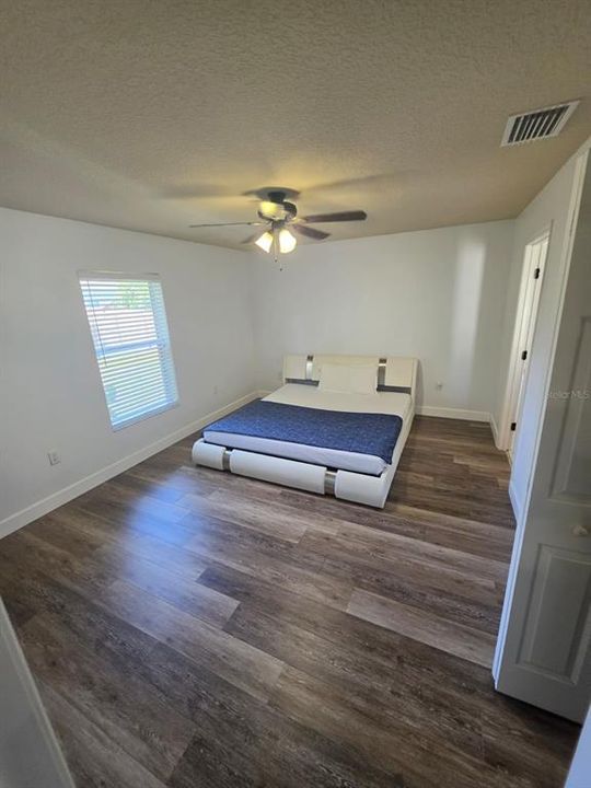 For Sale: $289,900 (3 beds, 2 baths, 1636 Square Feet)
