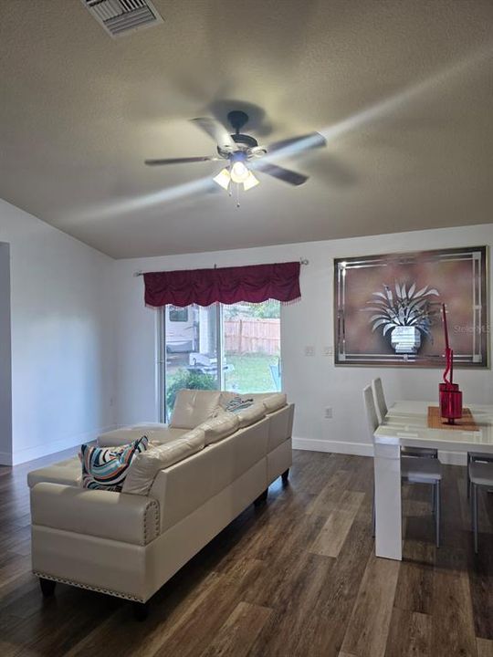 For Sale: $289,900 (3 beds, 2 baths, 1636 Square Feet)