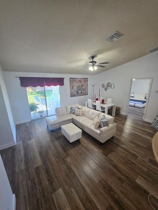 For Sale: $289,900 (3 beds, 2 baths, 1636 Square Feet)