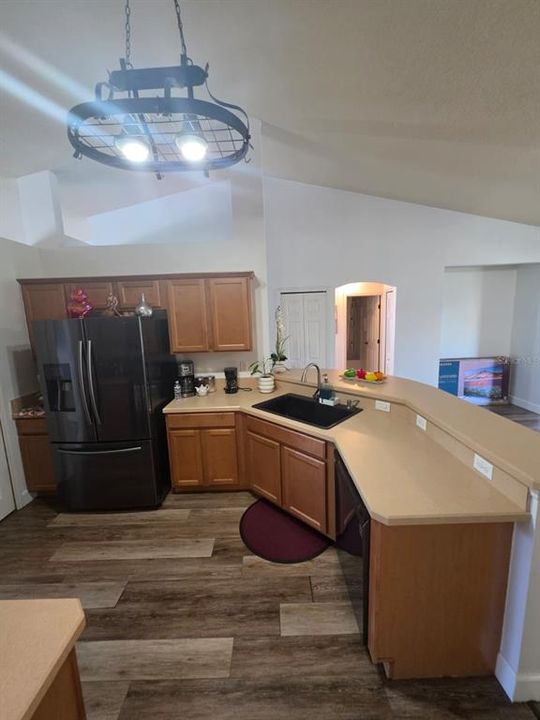 For Sale: $289,900 (3 beds, 2 baths, 1636 Square Feet)