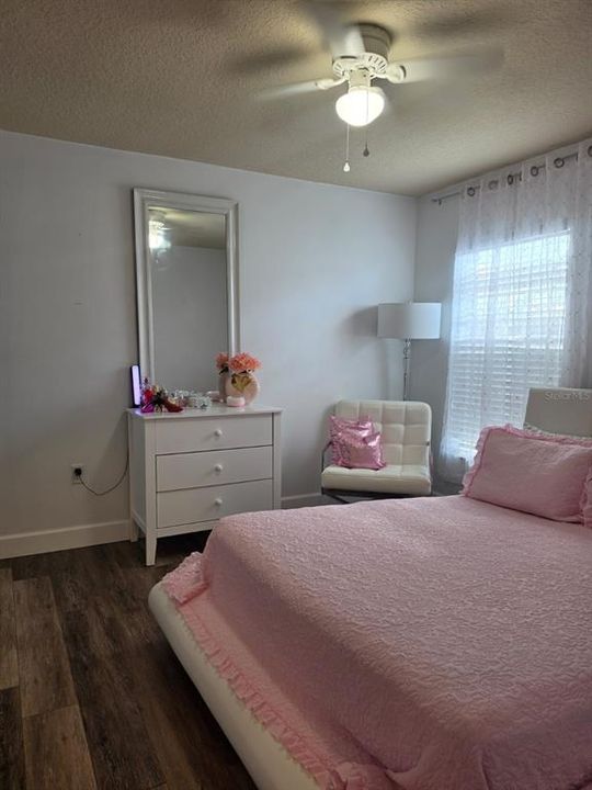 For Sale: $289,900 (3 beds, 2 baths, 1636 Square Feet)