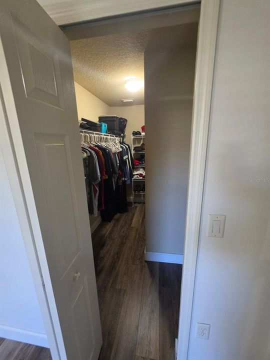 For Sale: $289,900 (3 beds, 2 baths, 1636 Square Feet)