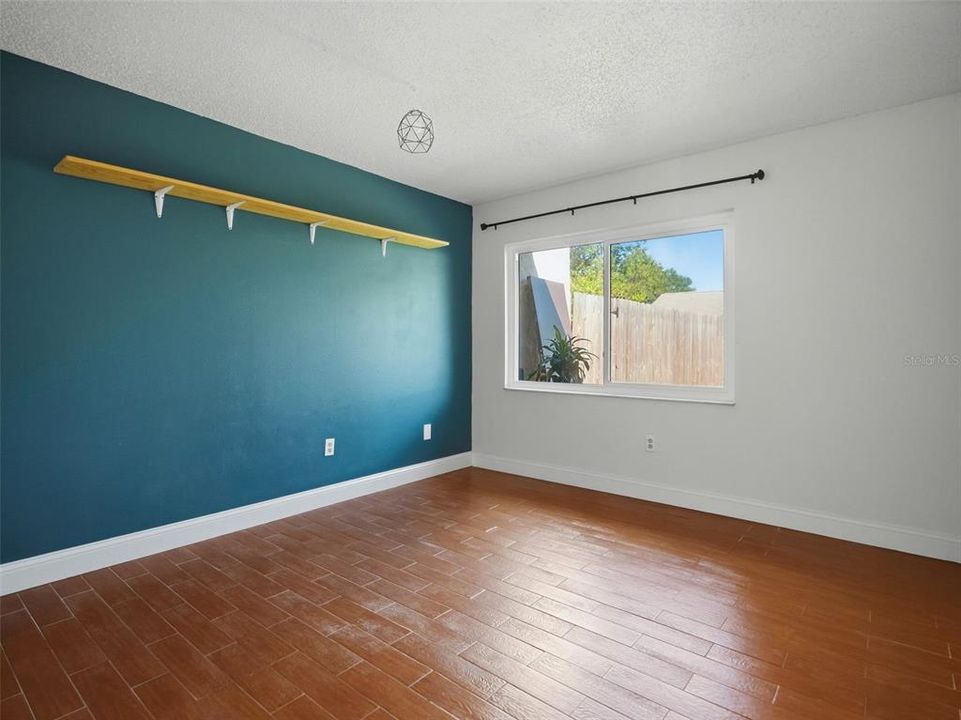 Active With Contract: $1,700 (2 beds, 2 baths, 1050 Square Feet)