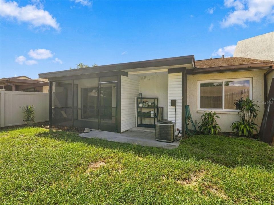 Active With Contract: $1,700 (2 beds, 2 baths, 1050 Square Feet)