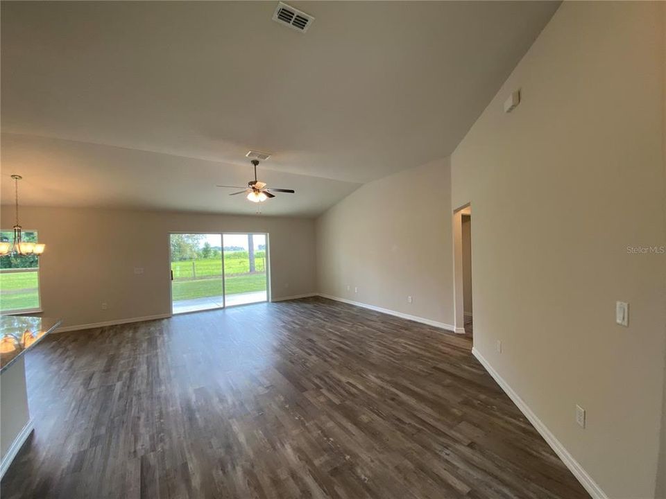 В аренду: $1,795 (3 спален, 2 ванн, 1692 Квадратных фут)