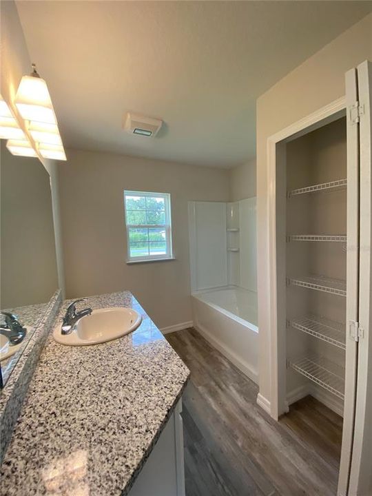 В аренду: $1,795 (3 спален, 2 ванн, 1692 Квадратных фут)