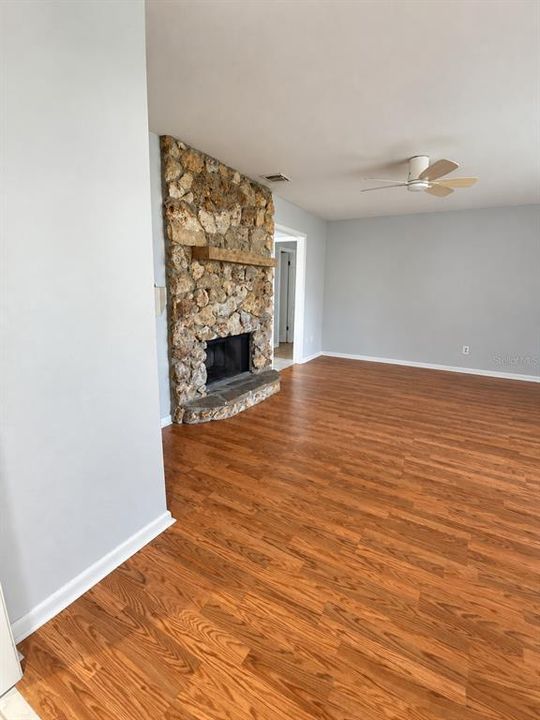 En Venta: $432,900 (3 camas, 2 baños, 1476 Pies cuadrados)