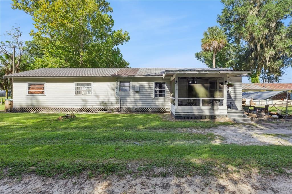 For Sale: $315,000 (4 beds, 3 baths, 1734 Square Feet)